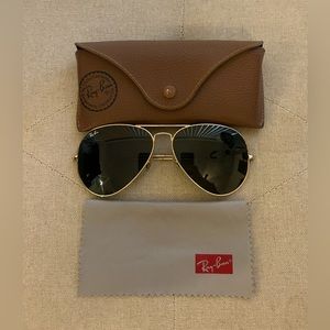 Ray-Ban Aviators Gold Frame Black Lenses